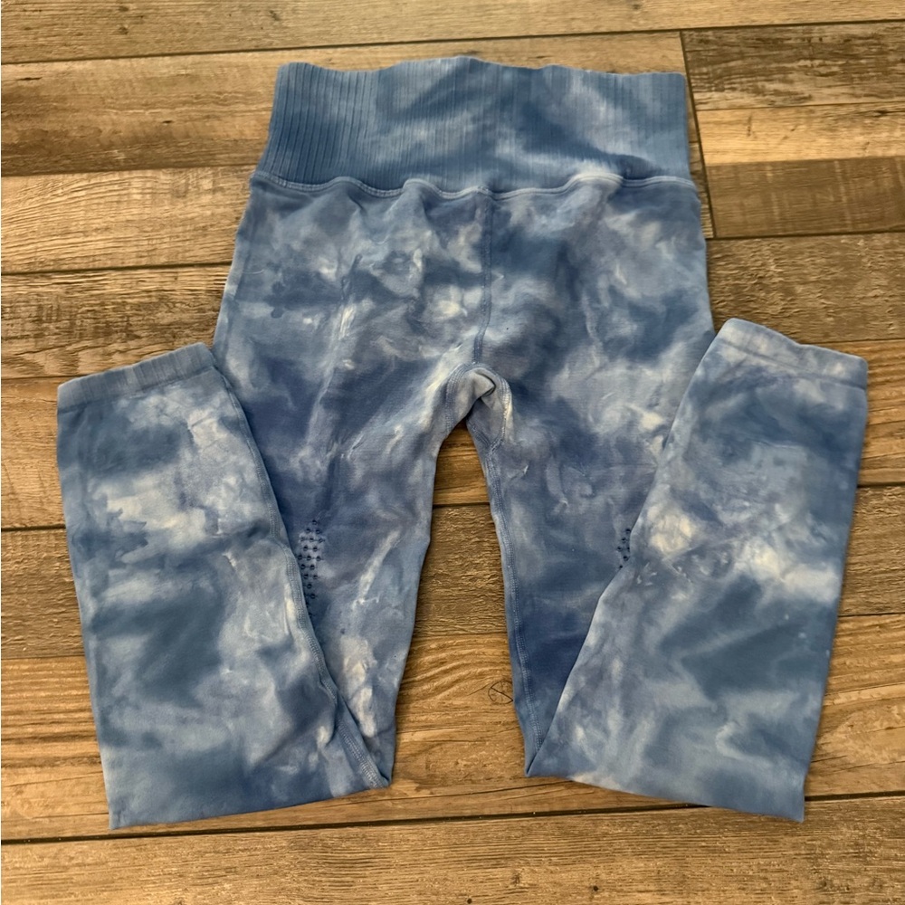 Free People Blue and White Tie-Dye Leggings